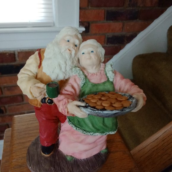 Coffee and Cookies Figurine - Picture 3 of 11